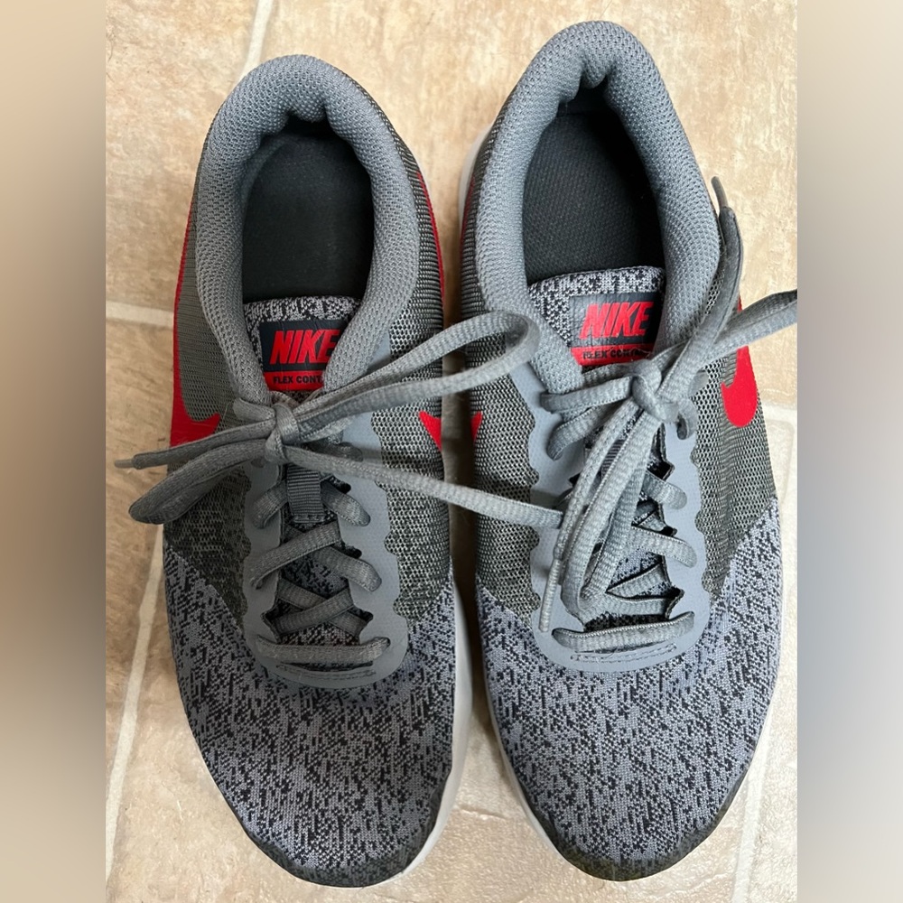 Nike Flex Contact Youth Kids Running Shoe Sneaker 6.5Y Gray/Red